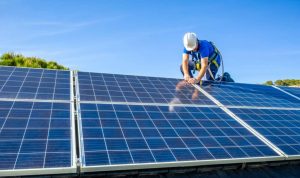 Installation et mise en production des panneaux solaires photovoltaïques à Le Carbet